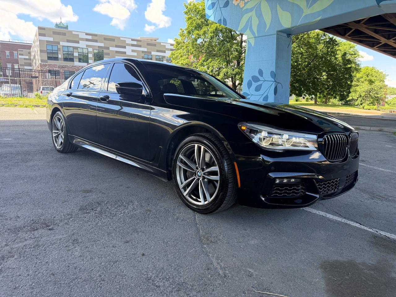 2019 BMW 750 XI