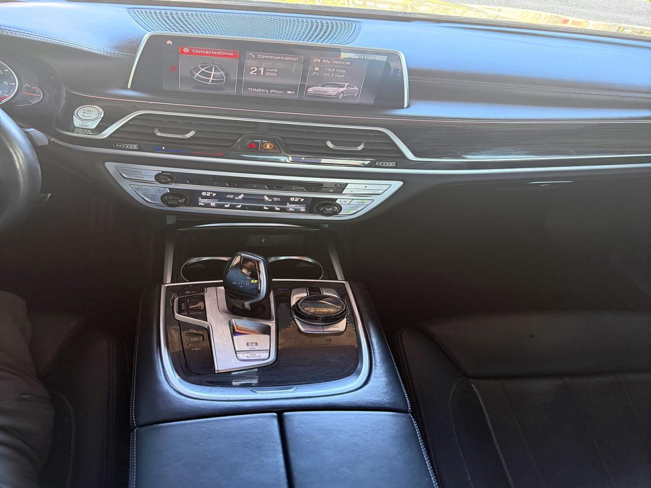 2019 BMW 750 XI — Фото 13 из 15