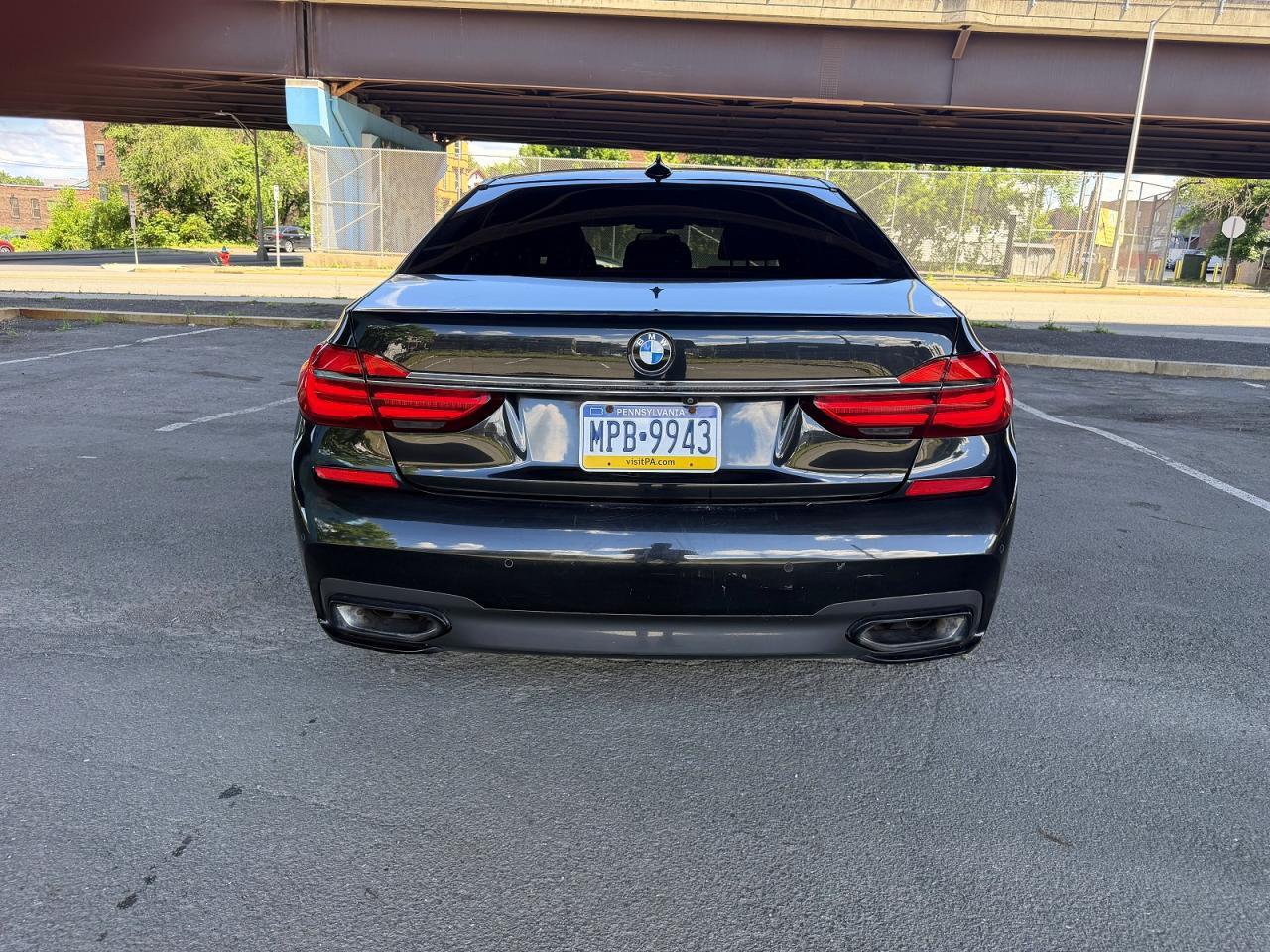2019 BMW 750 XI — Фото 5 из 15