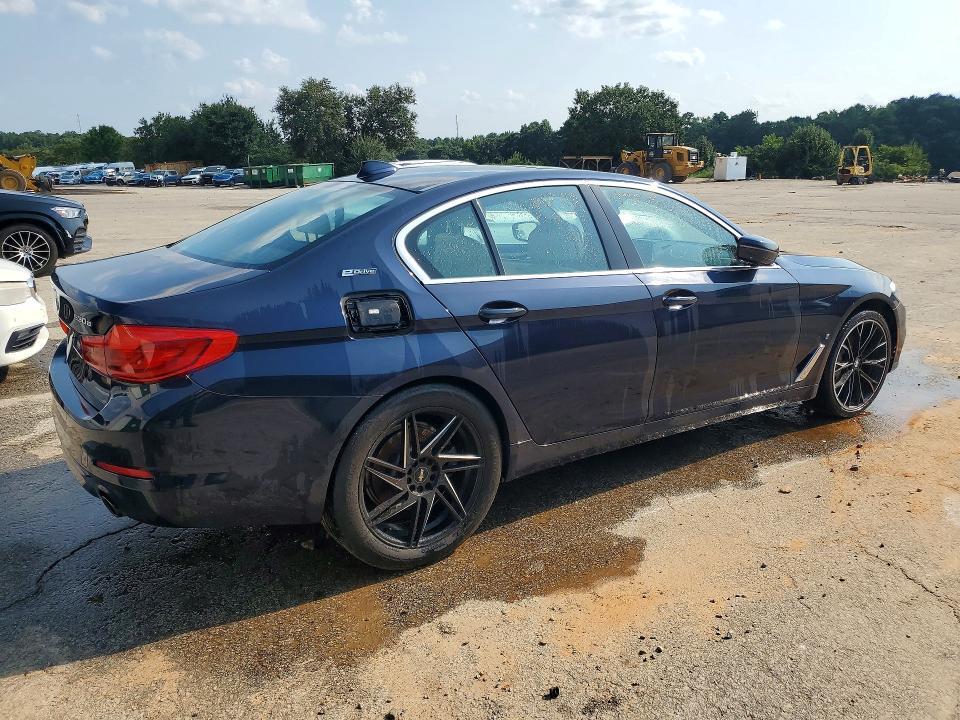 2019 BMW 530XE — Фото 3 из 12