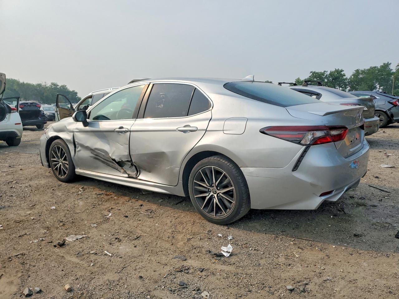 2022 TOYOTA CAMRY SE — Фото 2 из 12