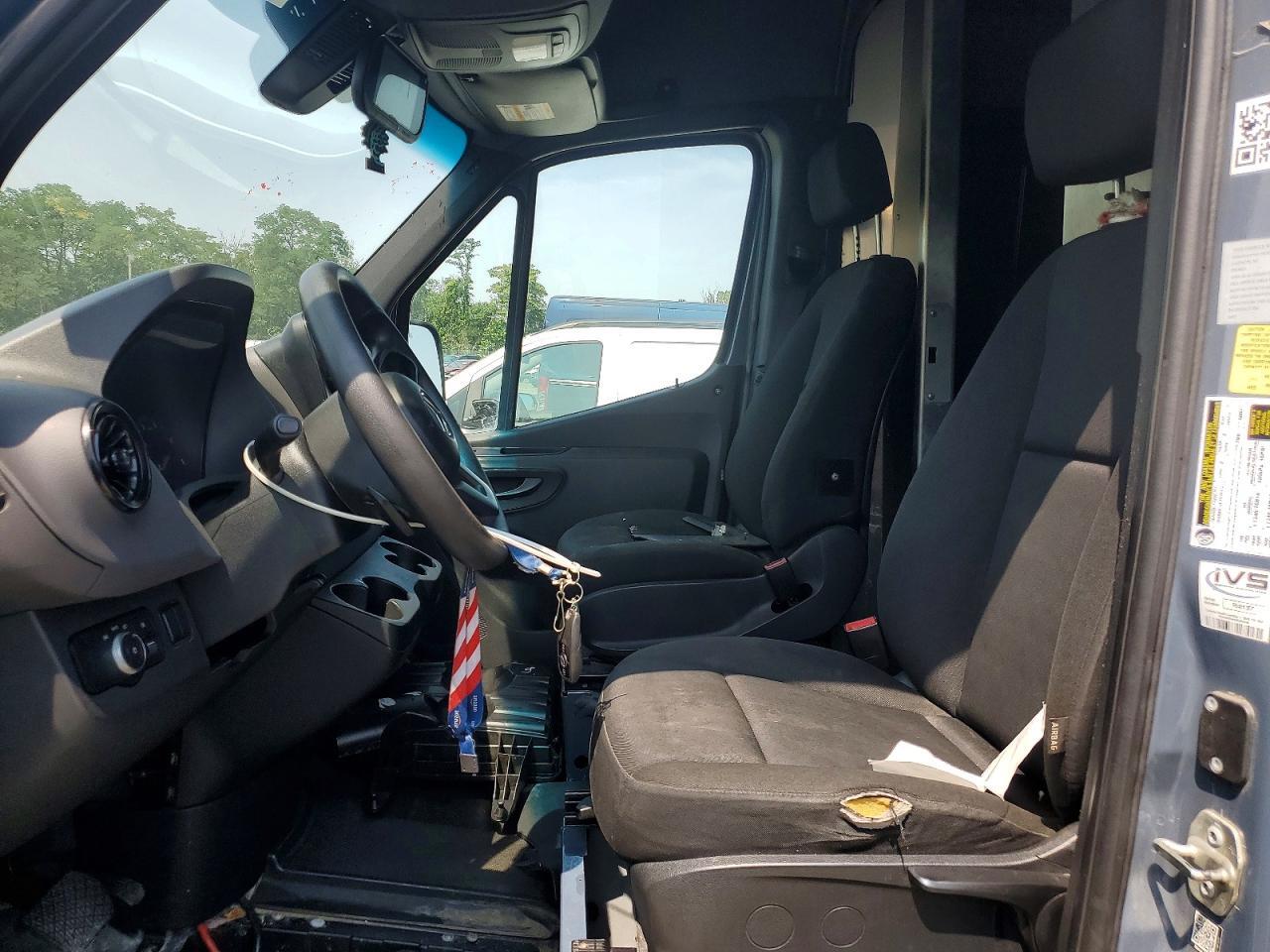 2019 MERCEDES-BENZ SPRINTER 2500/3500 DELIVERY VAN — Фото 7 из 13