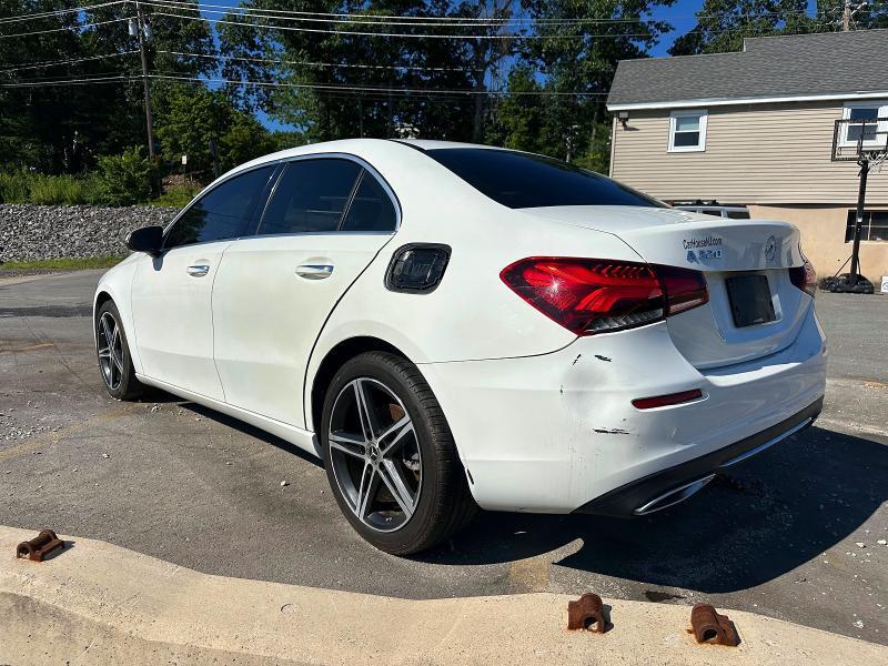 2019 MERCEDES-BENZ A 220 — Фото 2 из 10