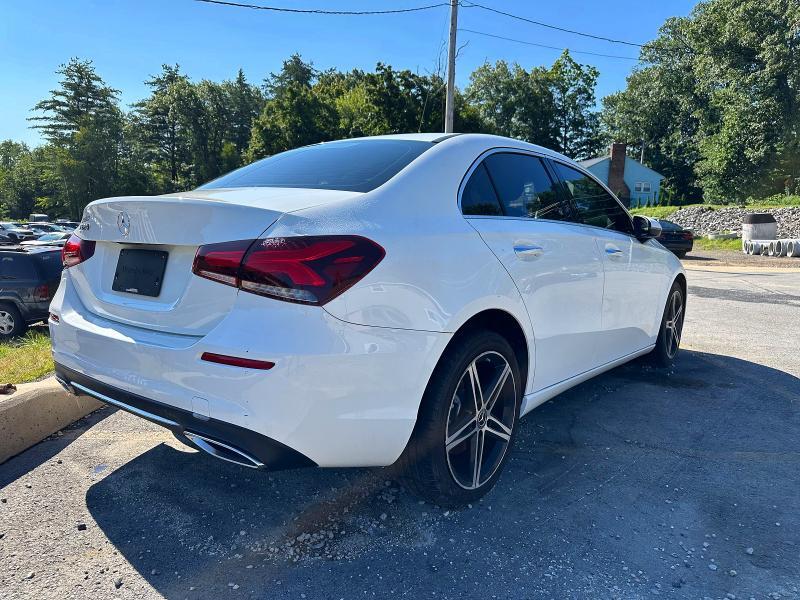 2019 MERCEDES-BENZ A 220 — Фото 3 из 10