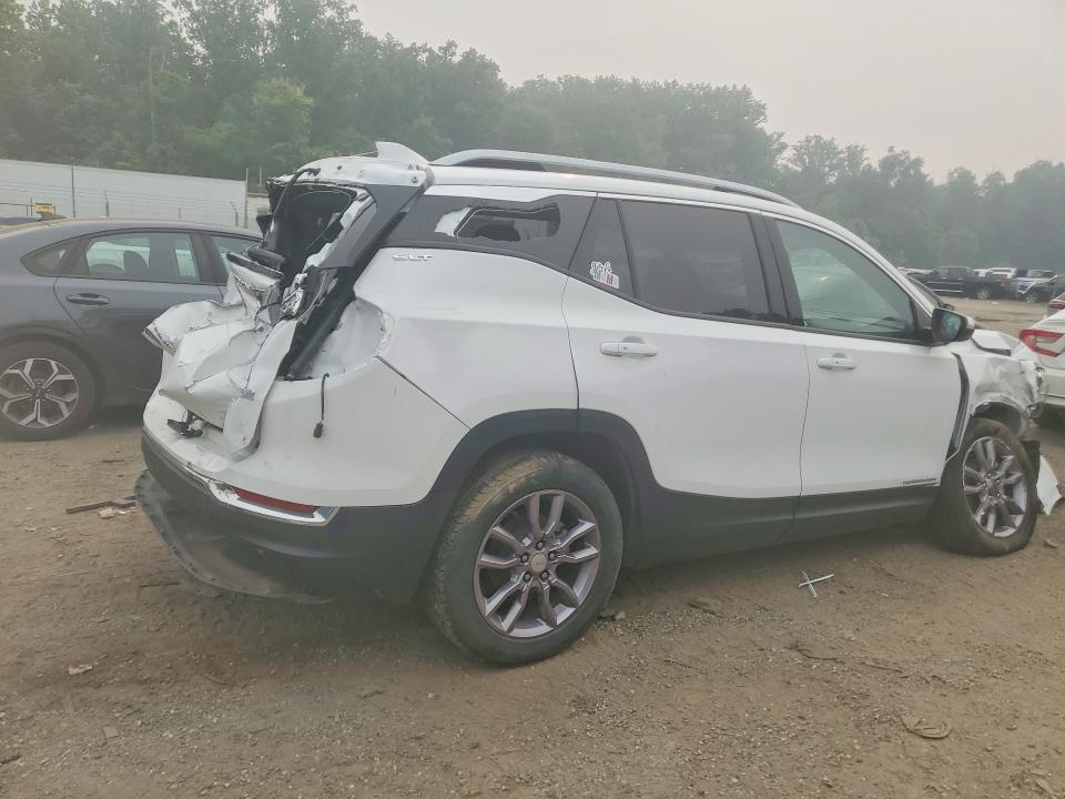 2023 GMC TERRAIN SLT — Фото 3 из 12