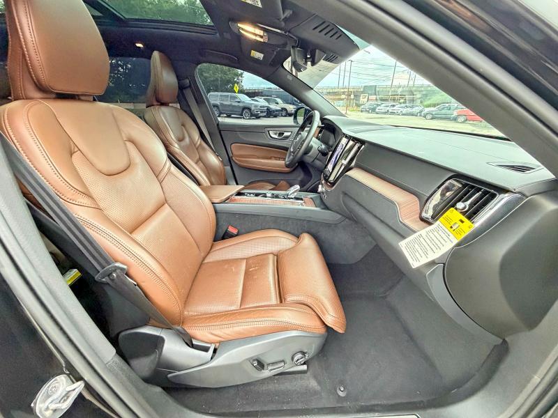 2024 VOLVO XC60 ULTIMATE — Фото 5 из 14