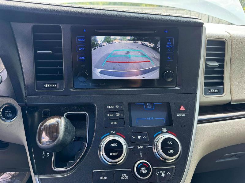 2017 TOYOTA SIENNA XLE 7-PASSENGER — Фото 10 из 13