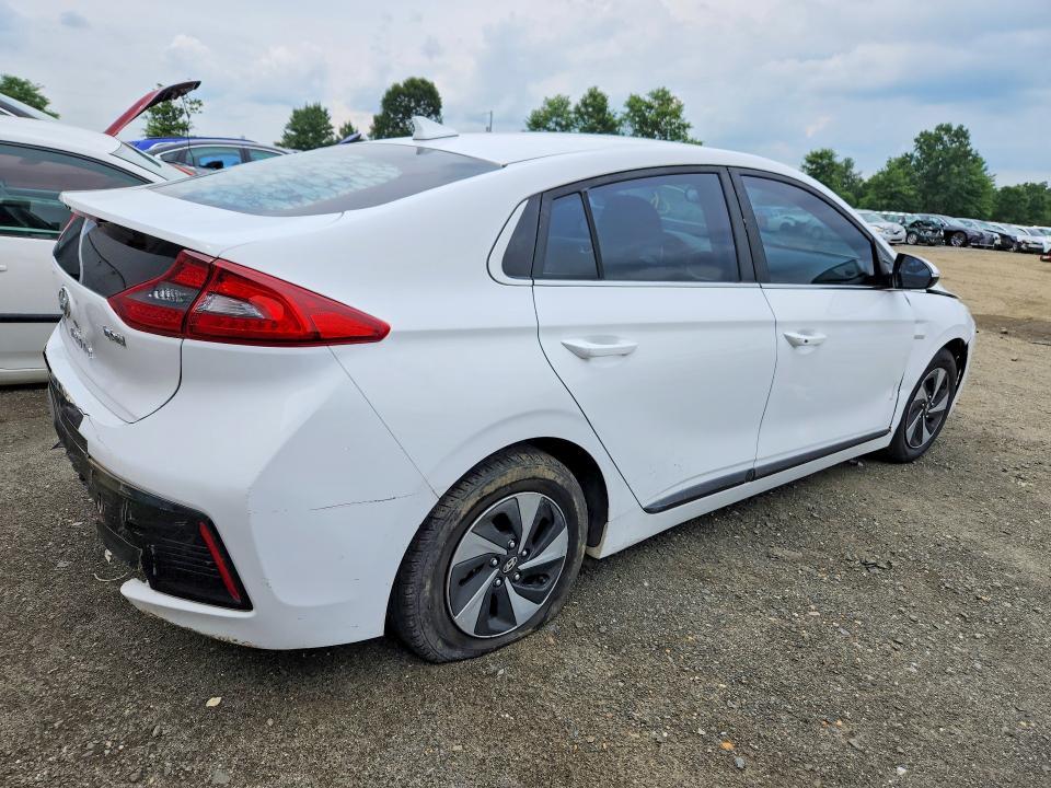 2017 HYUNDAI IONIQ SEL — Фото 3 из 12