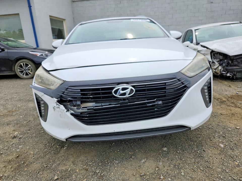 2017 HYUNDAI IONIQ SEL — Фото 5 из 12