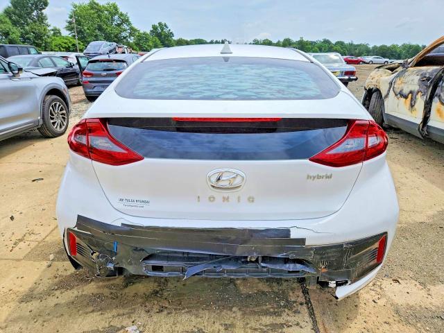 2017 HYUNDAI IONIQ SEL — Фото 6 из 12