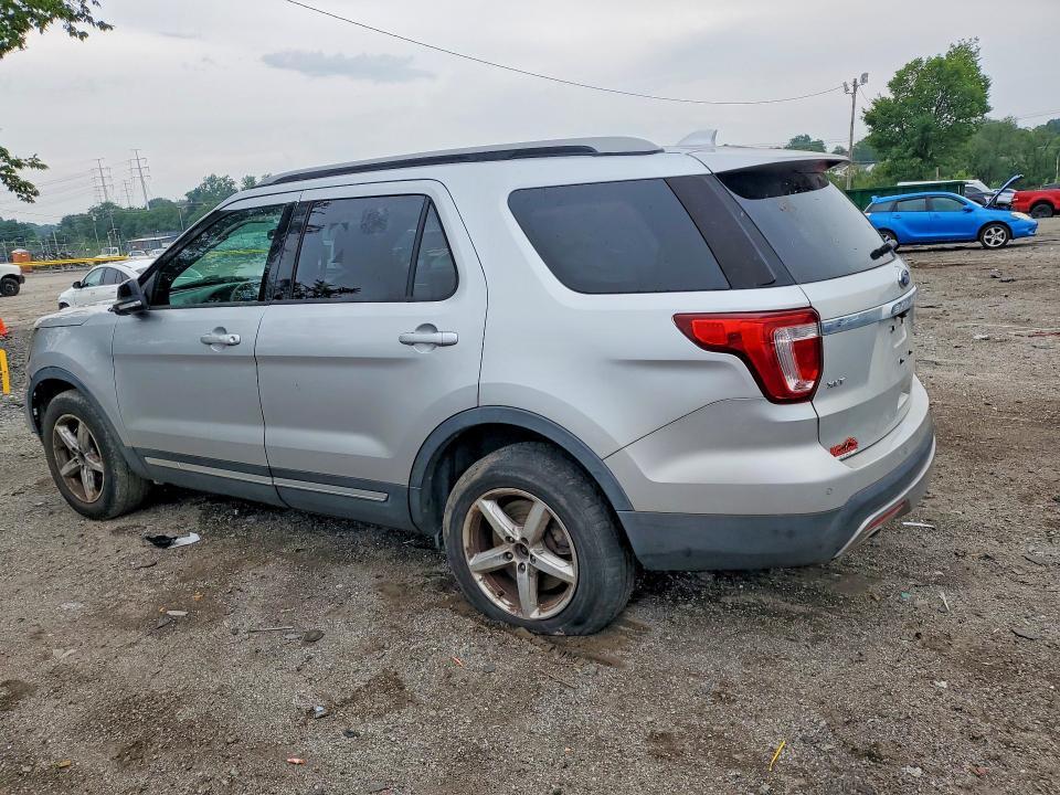 2017 FORD EXPLORER XLT — Фото 2 из 13