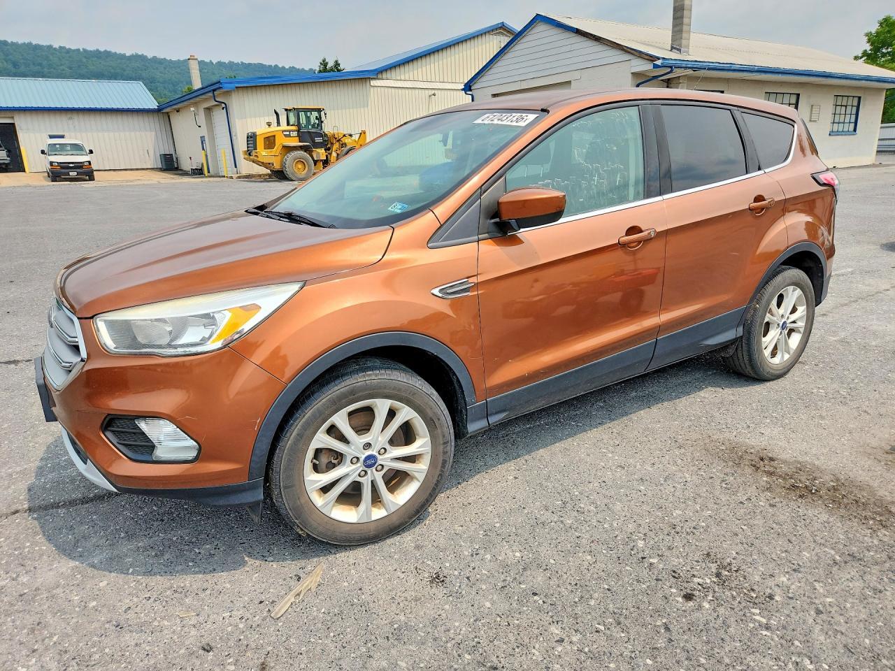 2017 FORD ESCAPE SE