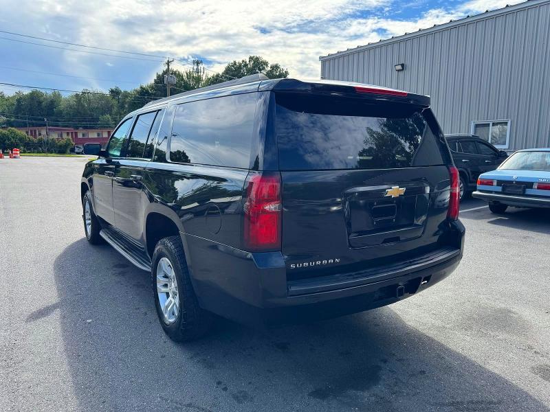 2019 CHEVROLET SUBURBAN K1500 LT — Фото 2 из 13