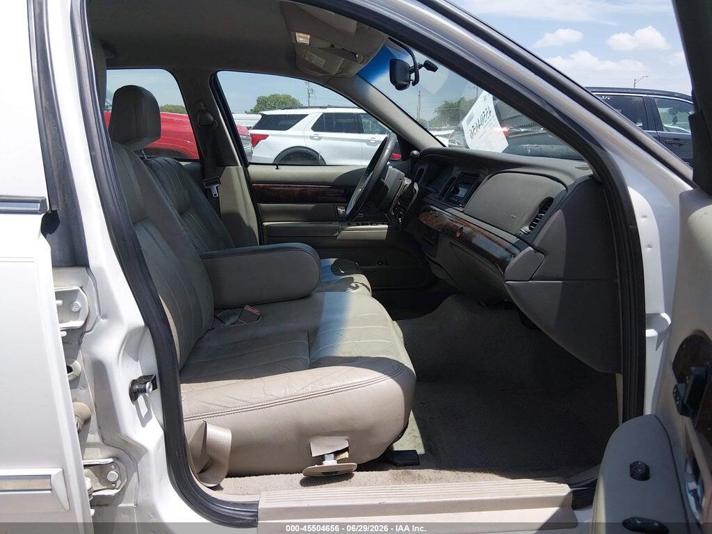 2MEFM75V28X623353 2008 MERCURY GRAND MARQUIS photo no. 5