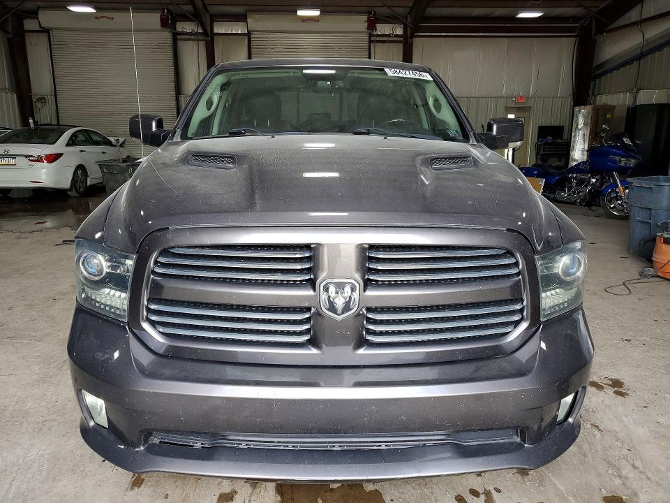 2015 RAM 1500 SPORT — Фото 5 из 12