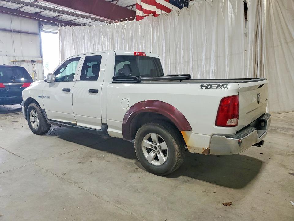 2010 DODGE RAM 1500 — Фото 2 из 12