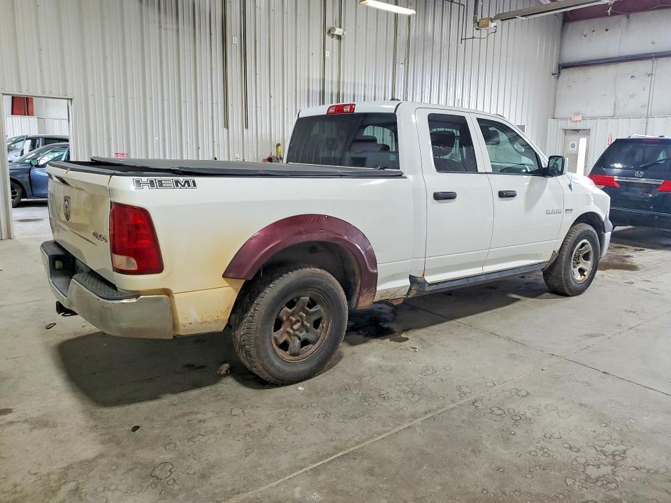 2010 DODGE RAM 1500 — Фото 3 из 12