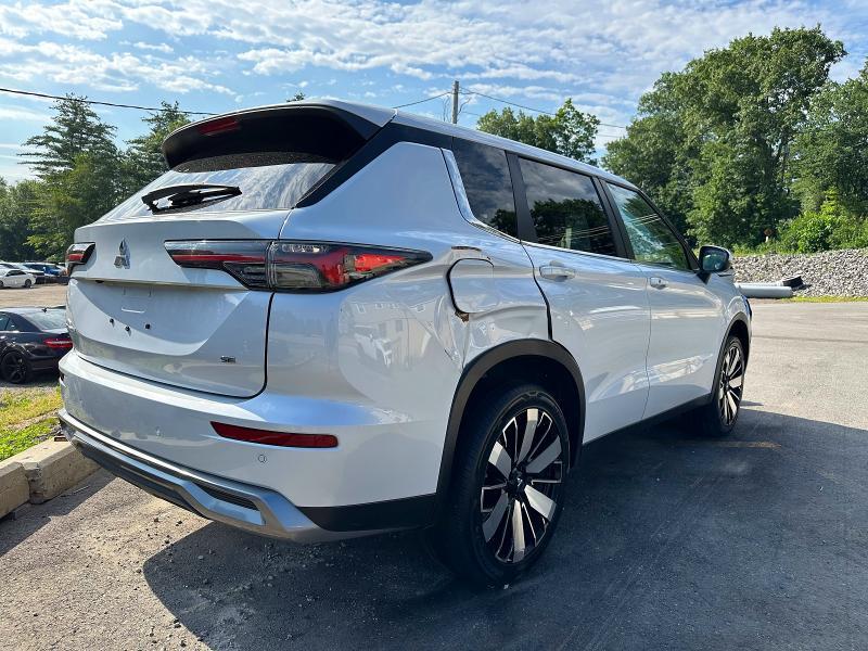 2025 MITSUBISHI OUTLANDER SE — Фото 3 из 10