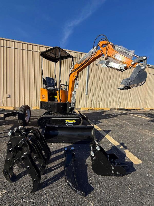2026 1 TON CANOPY + HYDRAULIC THUMB + TRAILER + GRABBER + RIPPER + 200MM BUCKET + LARGE BUCKET — Фото 2 из 10