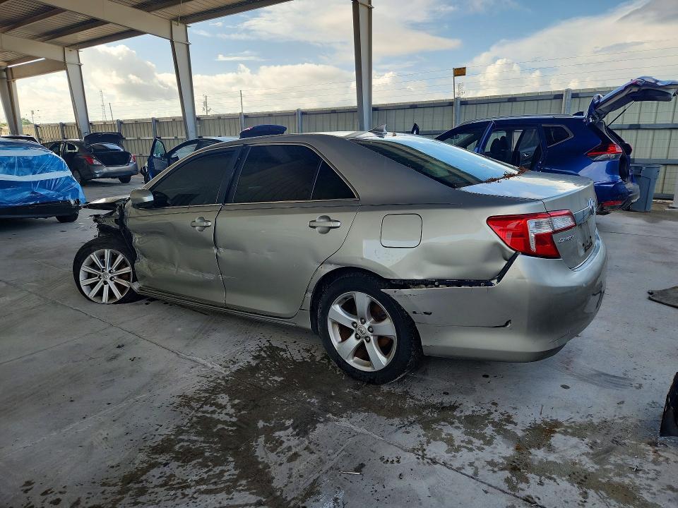 2013 TOYOTA CAMRY HYBRID XLE — Фото 2 из 12