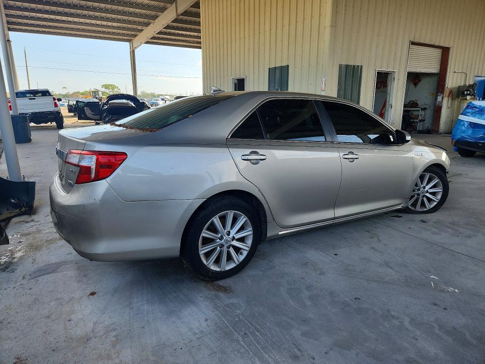 2013 TOYOTA CAMRY HYBRID XLE — Фото 3 из 12