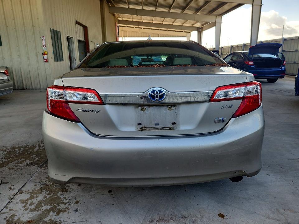 2013 TOYOTA CAMRY HYBRID XLE — Фото 6 из 12