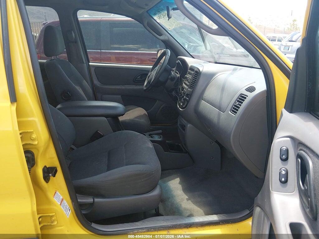 1FMCU031X2KC60821 2002 FORD ESCAPE photo no. 5