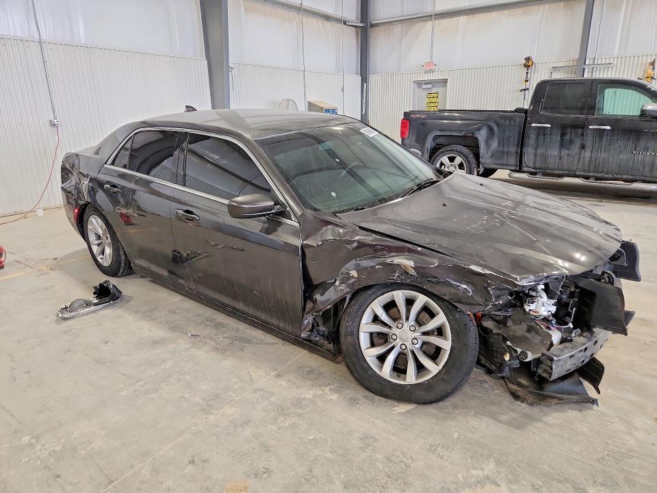 2019 CHRYSLER 300 TOURING — Фото 4 из 12