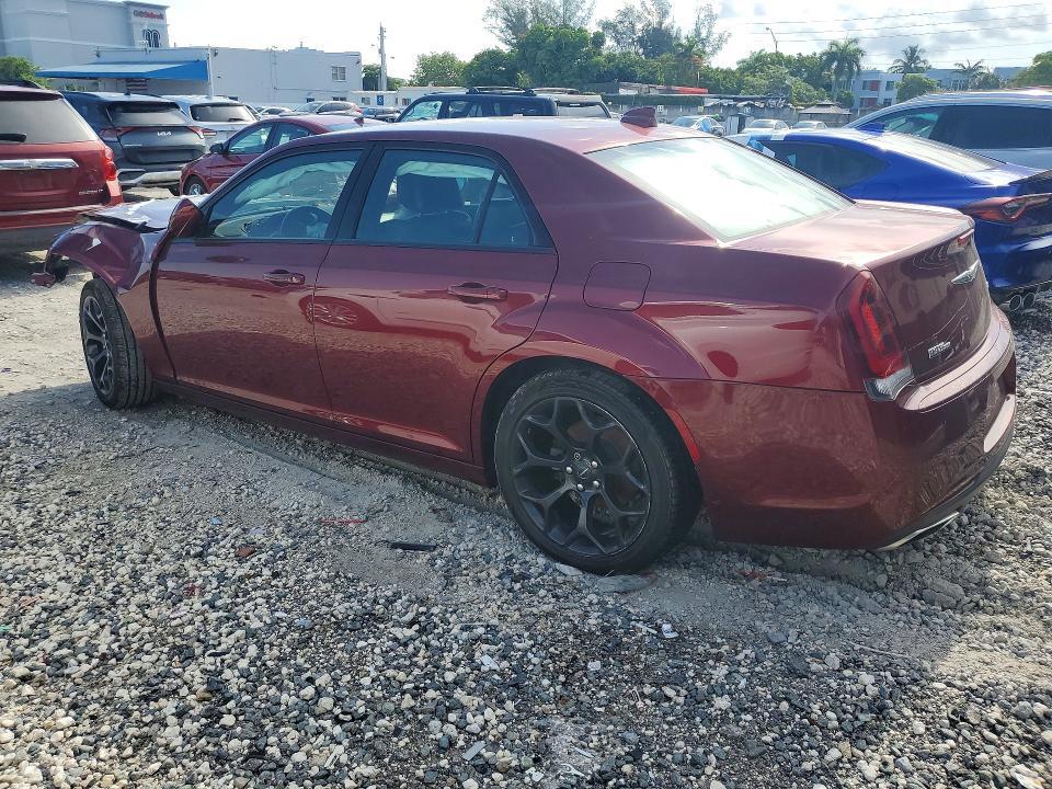2019 CHRYSLER 300 S — Фото 2 из 12