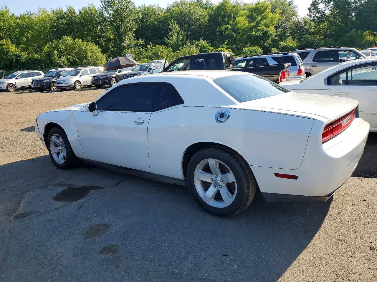 2014 DODGE CHALLENGER SXT — Фото 2 из 12