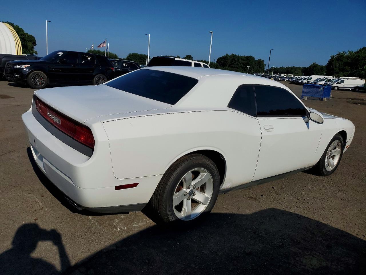 2014 DODGE CHALLENGER SXT — Фото 3 из 12