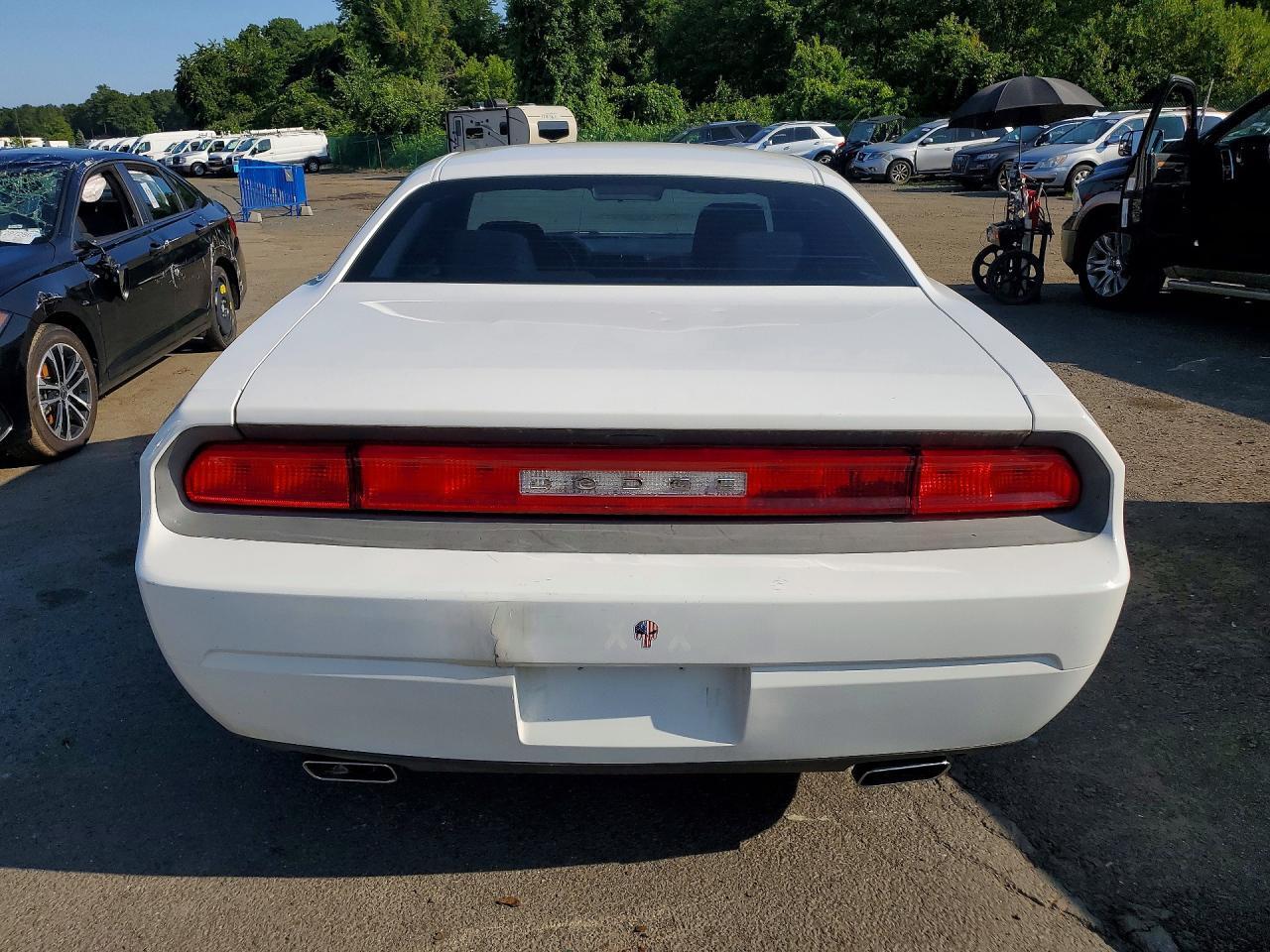 2014 DODGE CHALLENGER SXT — Фото 6 из 12