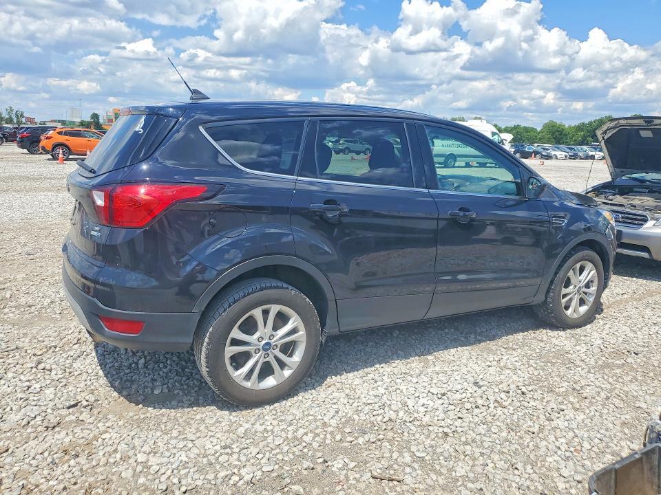 2019 FORD ESCAPE SE — Фото 3 из 13