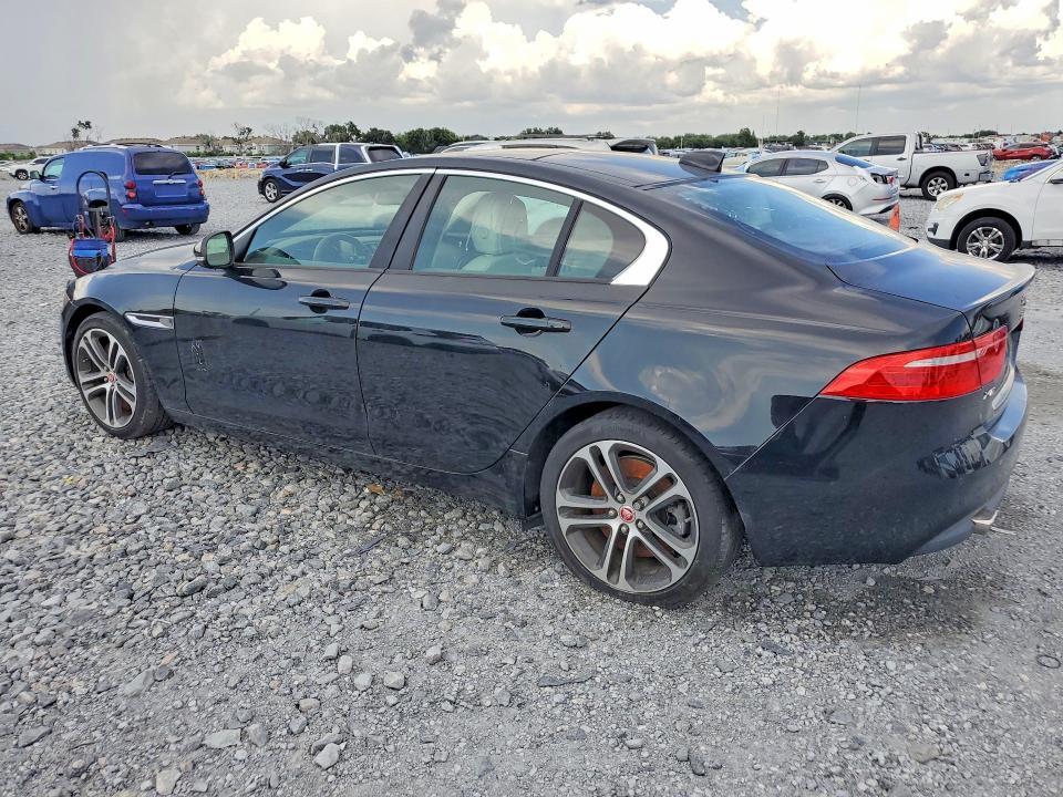 2018 JAGUAR XE PREMIUM — Фото 2 из 12