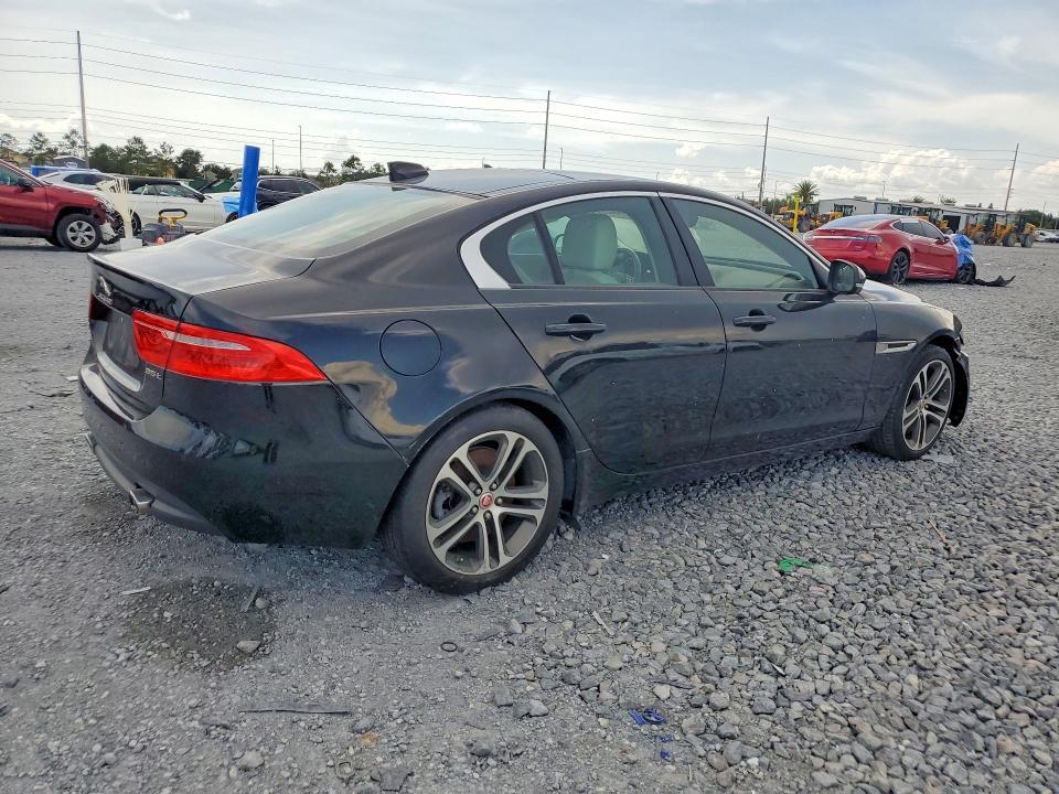 2018 JAGUAR XE PREMIUM — Фото 3 из 12