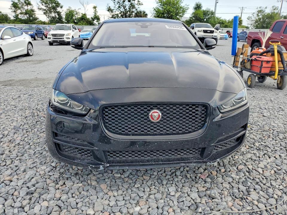 2018 JAGUAR XE PREMIUM — Фото 5 из 12