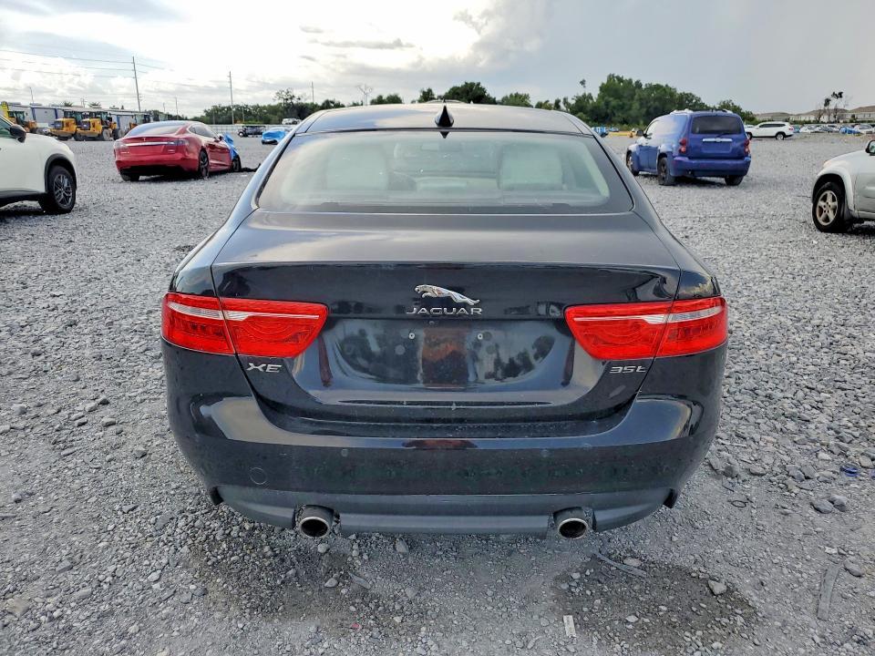 2018 JAGUAR XE PREMIUM — Фото 6 из 12