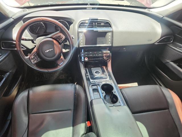2017 JAGUAR XE — Фото 8 из 12
