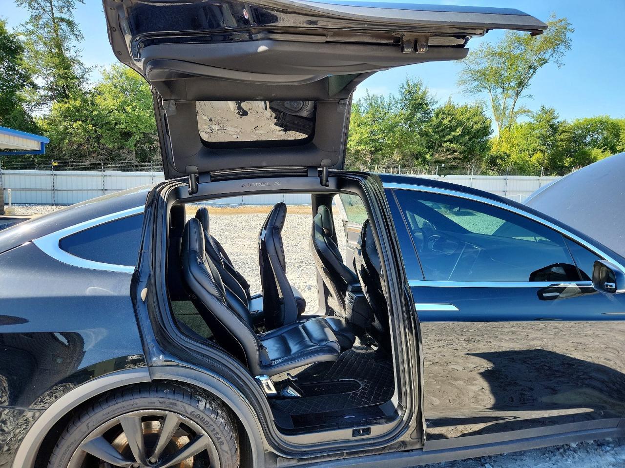 2016 TESLA MODEL X — Фото 11 из 13