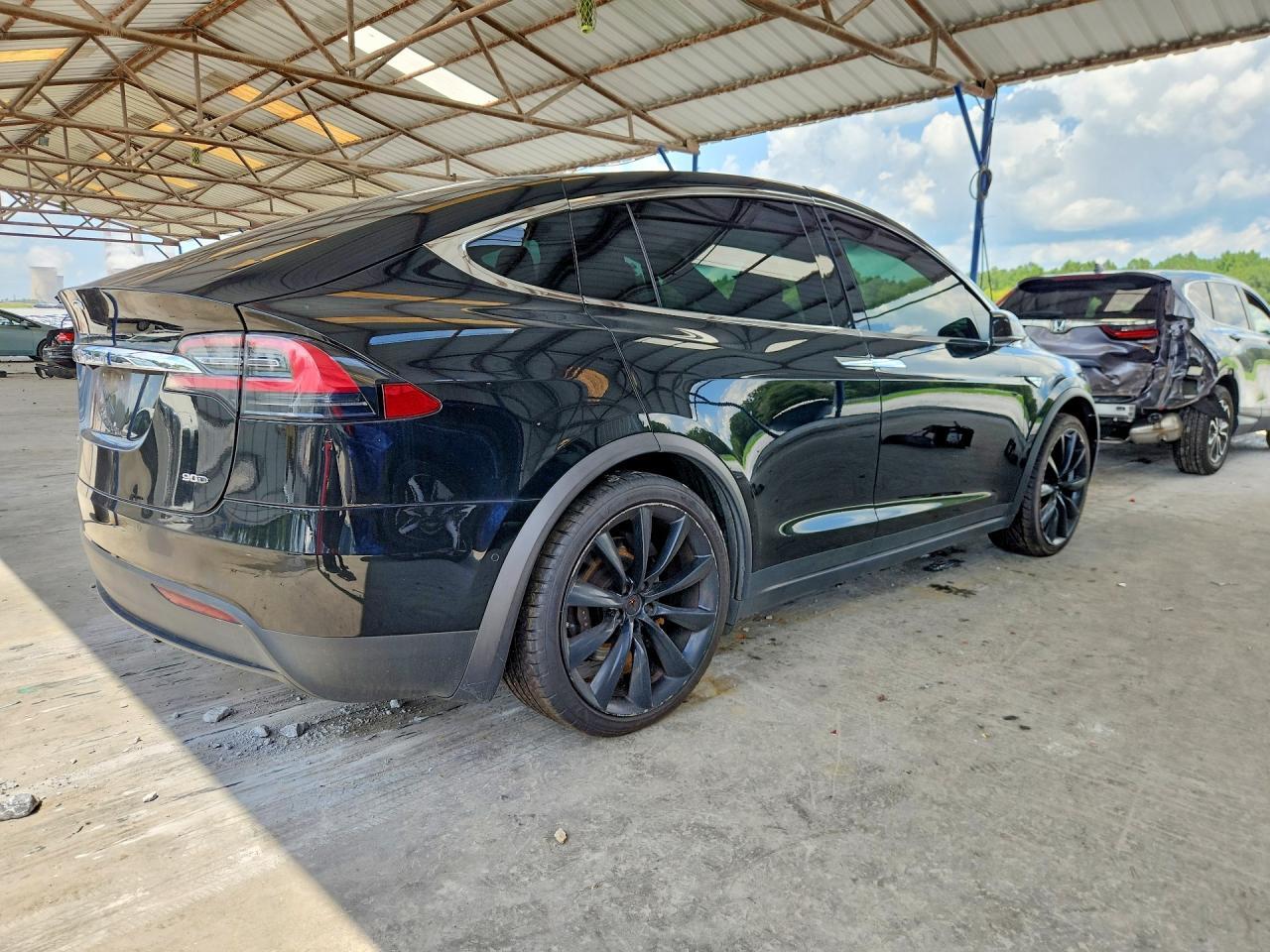 2016 TESLA MODEL X — Фото 3 из 13