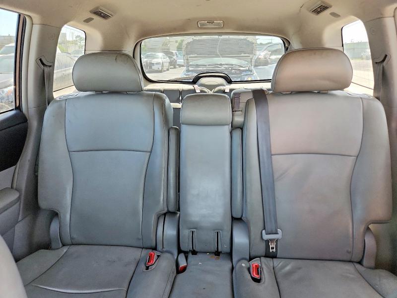 2011 TOYOTA HIGHLANDER SE — Фото 10 из 13