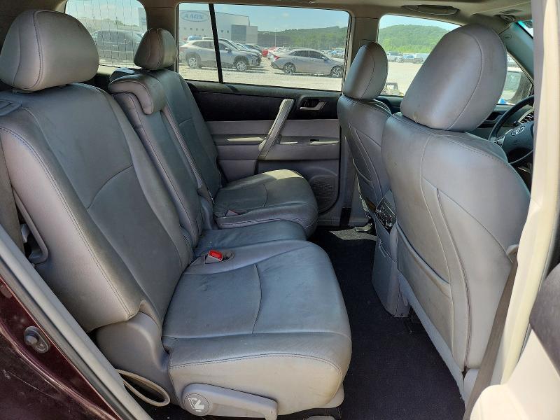 2011 TOYOTA HIGHLANDER SE — Фото 11 из 13