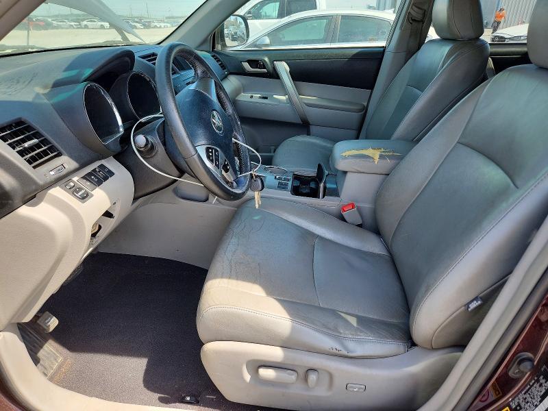 2011 TOYOTA HIGHLANDER SE — Фото 7 из 13