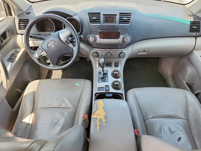 2011 TOYOTA HIGHLANDER SE — Фото 8 из 13