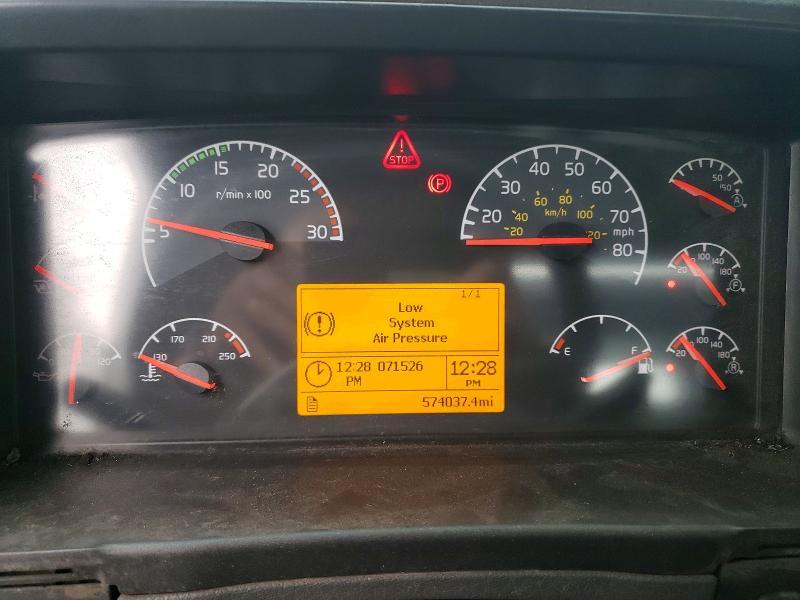 2006 VOLVO VN VNM — Фото 8 из 10