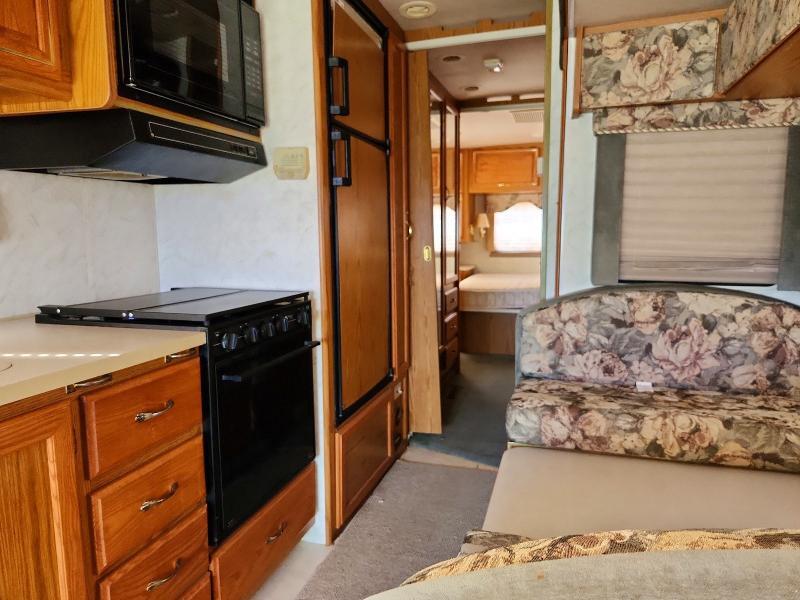1997 WINNEBAGO ADVENTURE RV — Фото 6 из 10