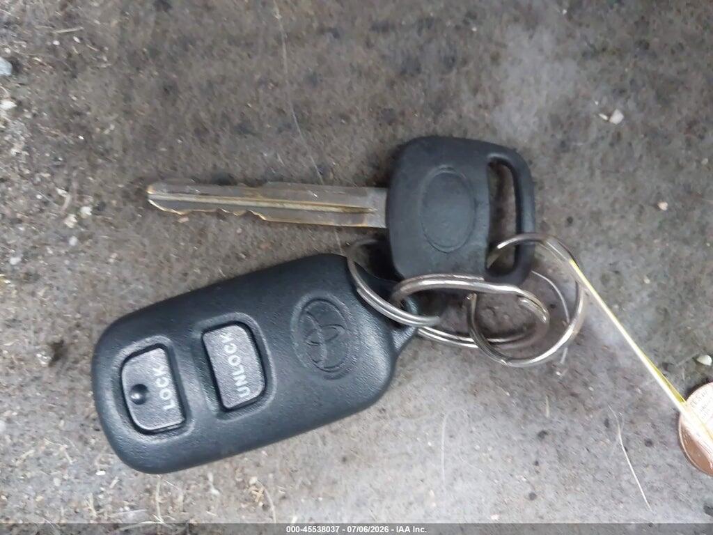 2T1BR32E64C236639 2004 TOYOTA COROLLA photo no. 11