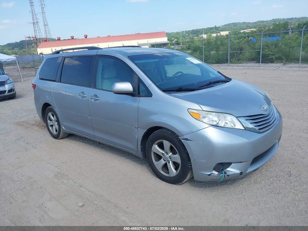 5TDKK3DC8FS682673 2015 TOYOTA SIENNA photo no. 1
