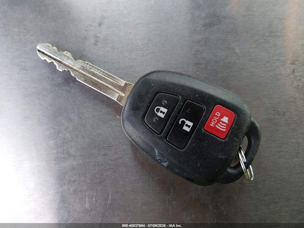 2T3RFREVXHW551638 2017 TOYOTA RAV4 photo no. 11