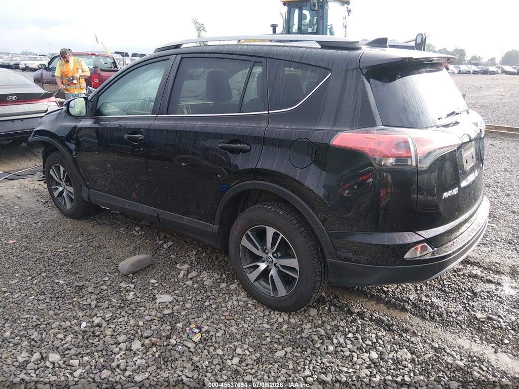 2T3RFREVXHW551638 2017 TOYOTA RAV4 photo no. 3
